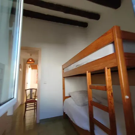 Homestay Con Piscina Comunitaria Y Parking27 *